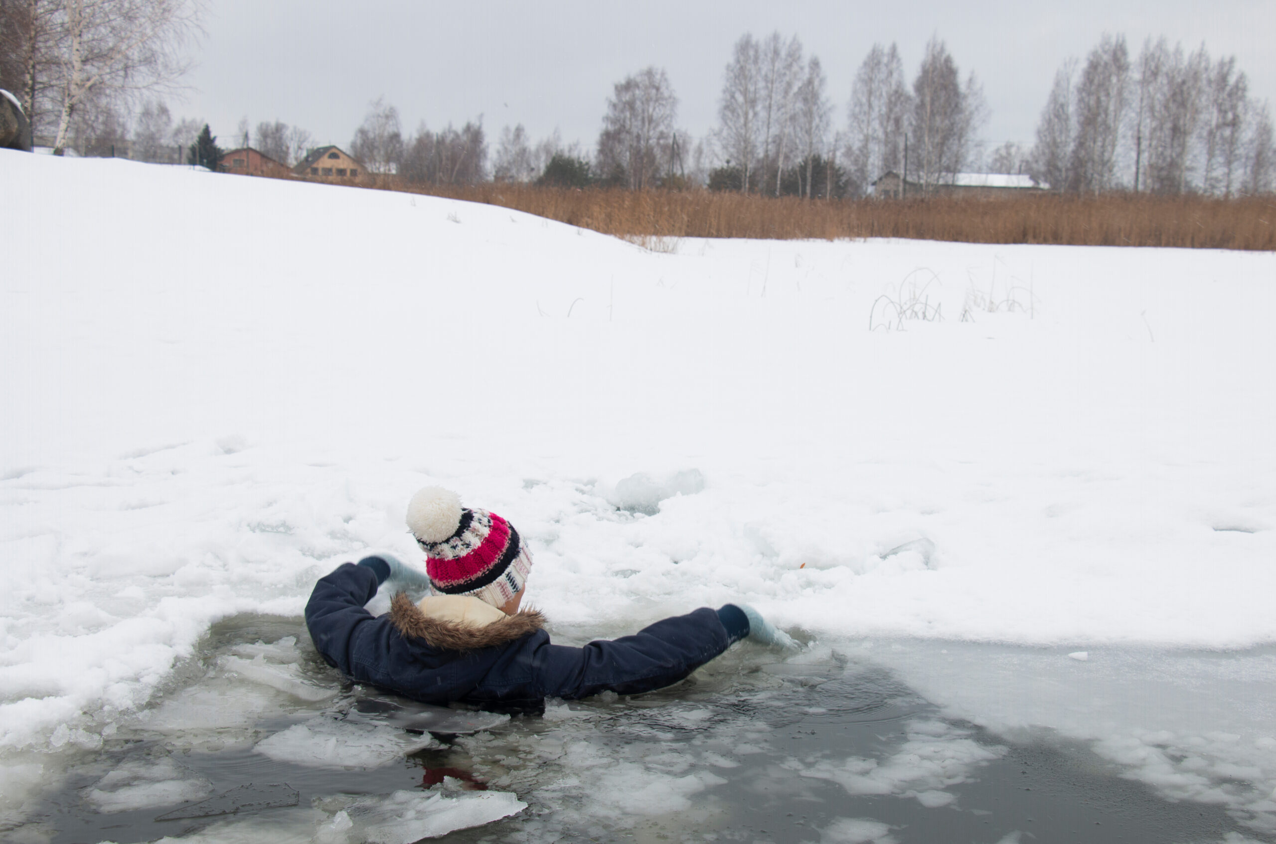 Cold water exposure causes hypothermia.